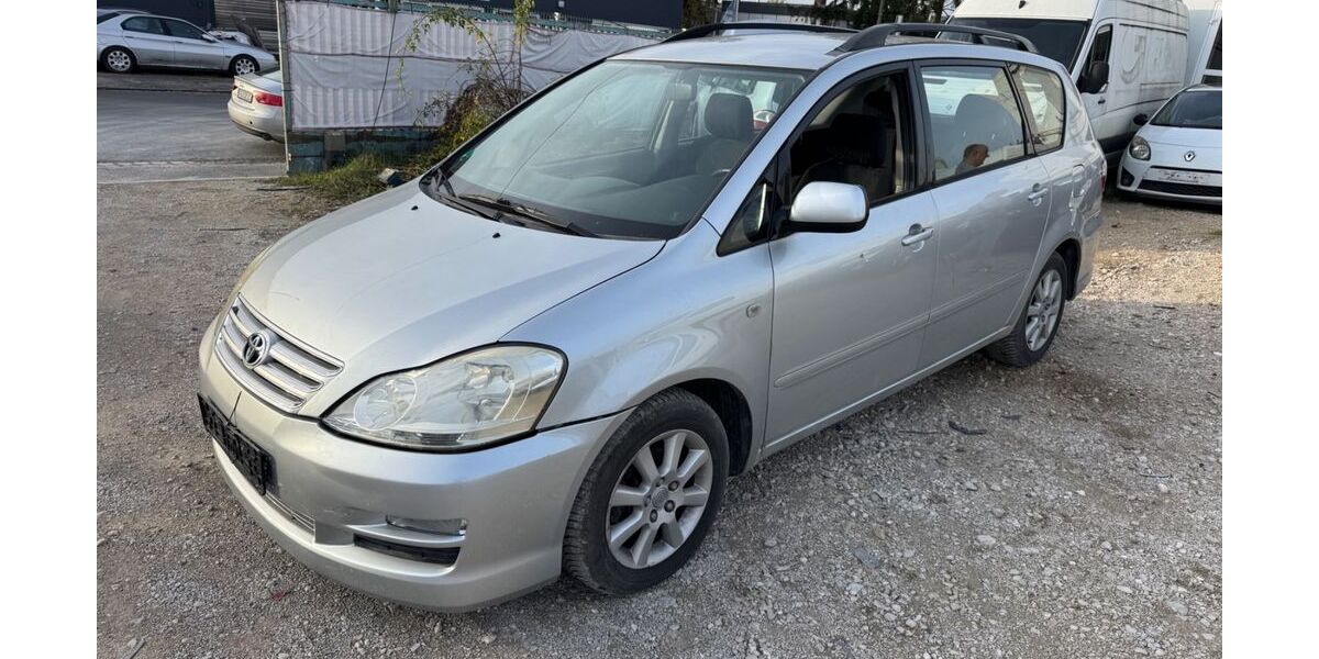 Toyota Avensis Verso 250.000 km 4.350 € Fürth 90763