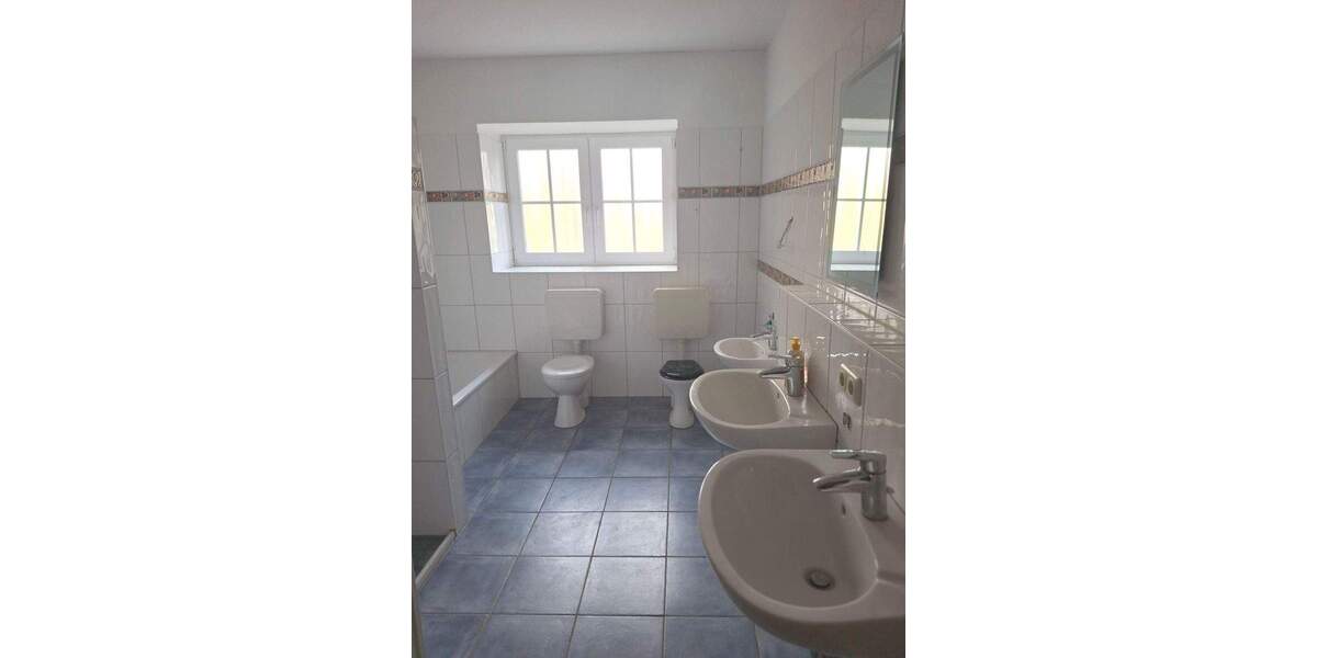 Bauernhaus, Landhaus Remmels - 8 Zimmer, 300 m&sup2;, 1.950&euro; | Angebot:25313838