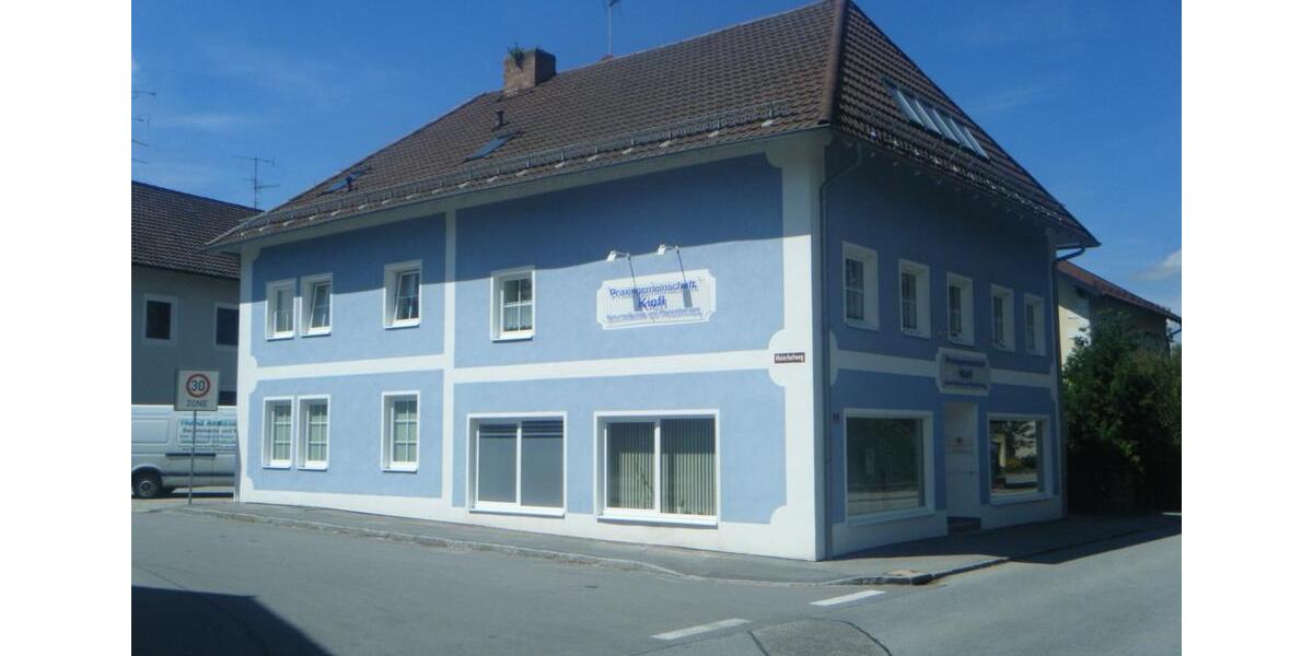 Schöne, helle 4 Z. Dachgeschosswohnung, super WG geeignet! 4 zimmer