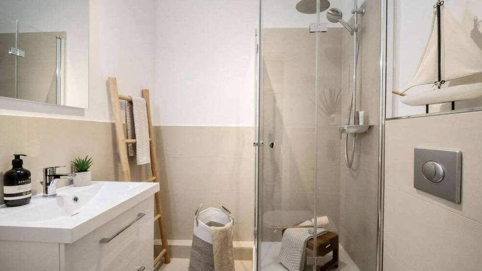 Erstbezug nach Sanierung, hochwertige 2-Zimmer-Wohnung am Kanal, provisionsfrei