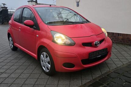 Toyota Aygo (X) 97.000 km 2.490 &euro; Leipzig - Ost 04328