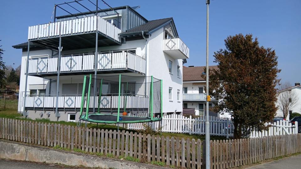 Etagenwohnung Vogt - 5 Zimmer, 120 m&sup2;, 1.050&euro; | Angebot:25421040