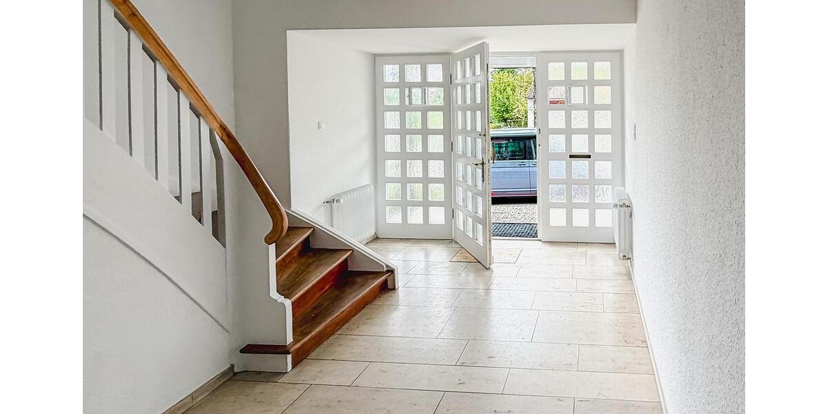 Einfamilienhaus Soltau - 6 Zimmer, 220 m&sup2;, 1.500&euro; | Angebot:25209319