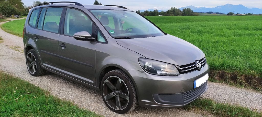 VW Touran 208.000 km 5.900 € Eggstätt 83125