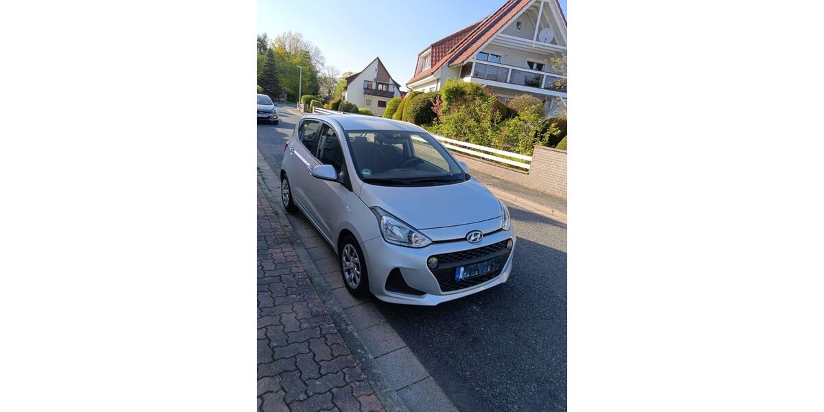 Hyundai i10 26.979 km 9.400 &euro; Sarstedt 31157