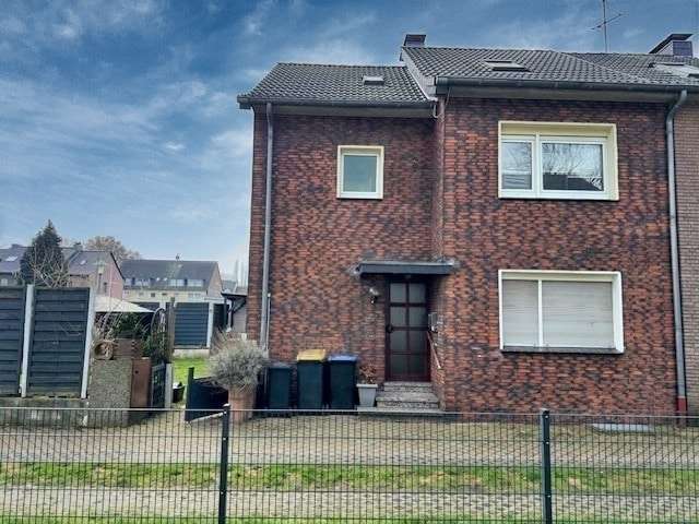 Einfamilienhaus Duisburg Hamborn - 7 Zimmer, 143 m&sup2;, 299.000&euro; | Angebot:25602408