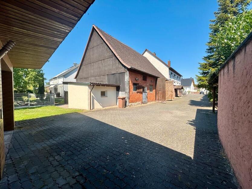 Großzügiges Mehrfamilienhaus mit Scheune, Hof & Garten