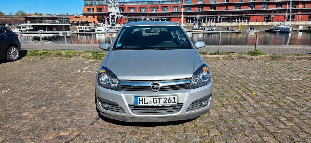 Opel Astra 187.000 km 1.999 &euro; Lübeck 23560