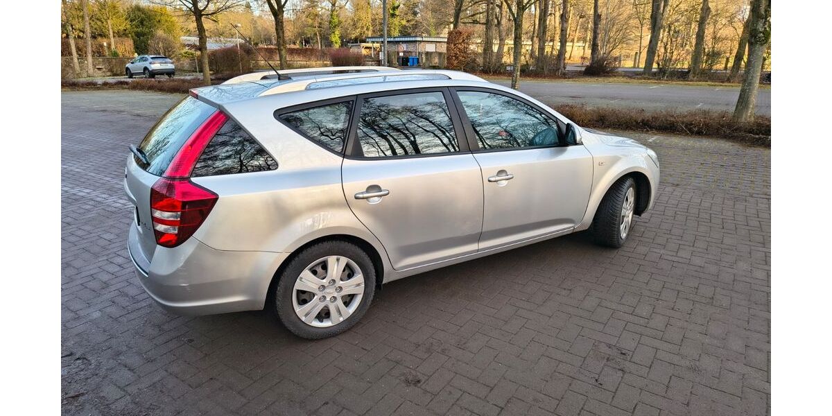 Kia ceed Sportswagon 165.000 km 2.400 &euro; Osnabrück 49082
