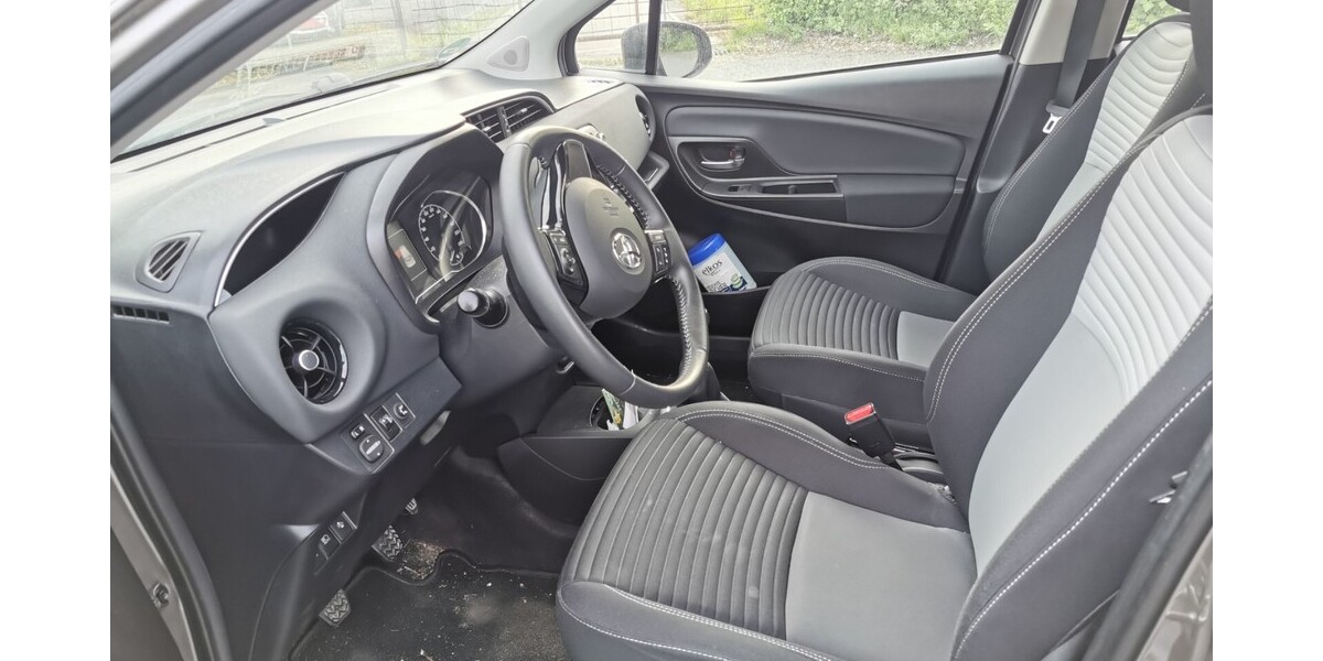 Toyota Yaris 99.492 km 11.500 € Geseke 59590