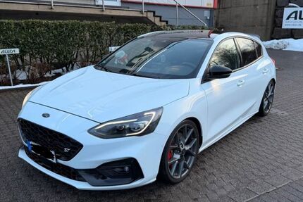 Ford Focus 37.000 km 29.500 &euro; Bergneustadt 51702