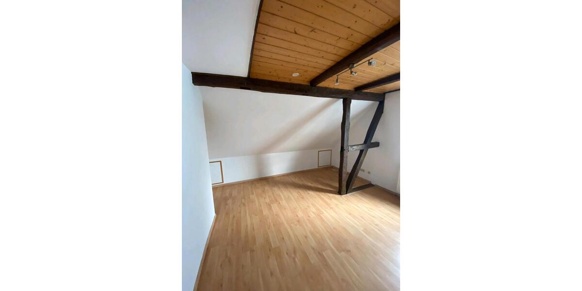 Dachgeschoßwohnung Rühen - 3 Zimmer, 65 m&sup2;, 639&euro; | Angebot:25369505