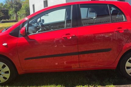 Toyota Yaris 64.000 km 5.590 &euro; Schwanstetten 90596