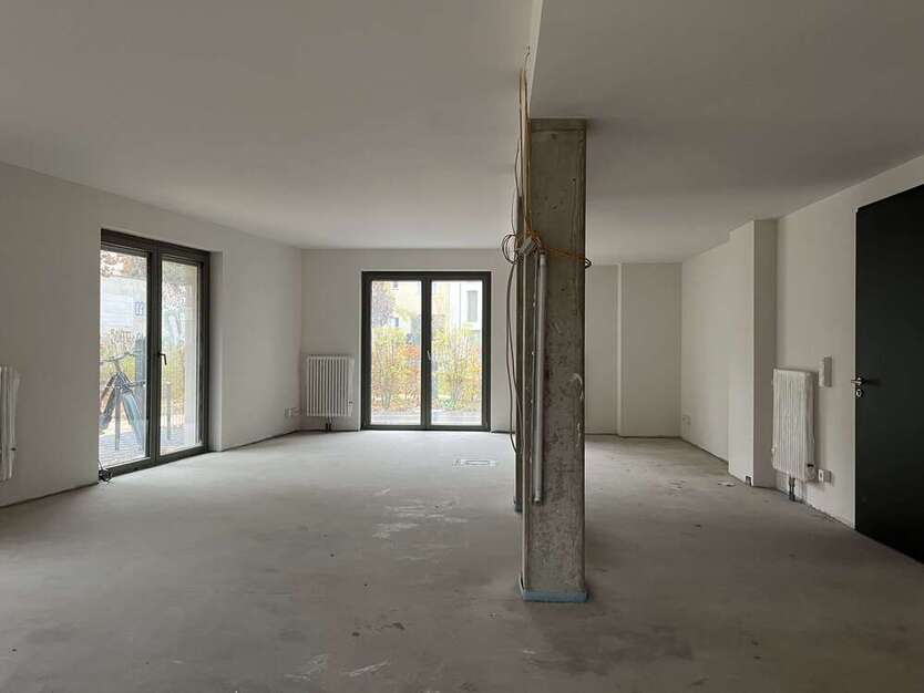 Büro in Berlin-Neukölln 5.901,93 € 295.54 m²