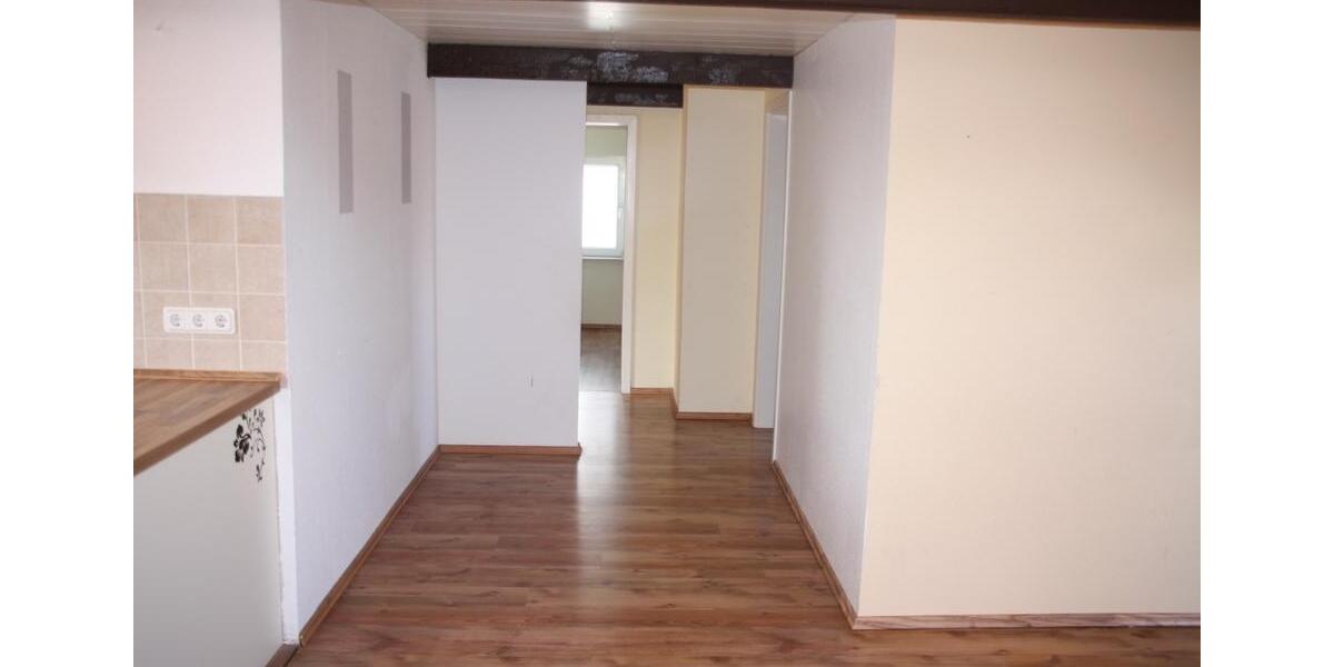 Dachgeschoßwohnung Wunstorf - 3.5 Zimmer, 100 m&sup2;, 600&euro; | Angebot:26201758