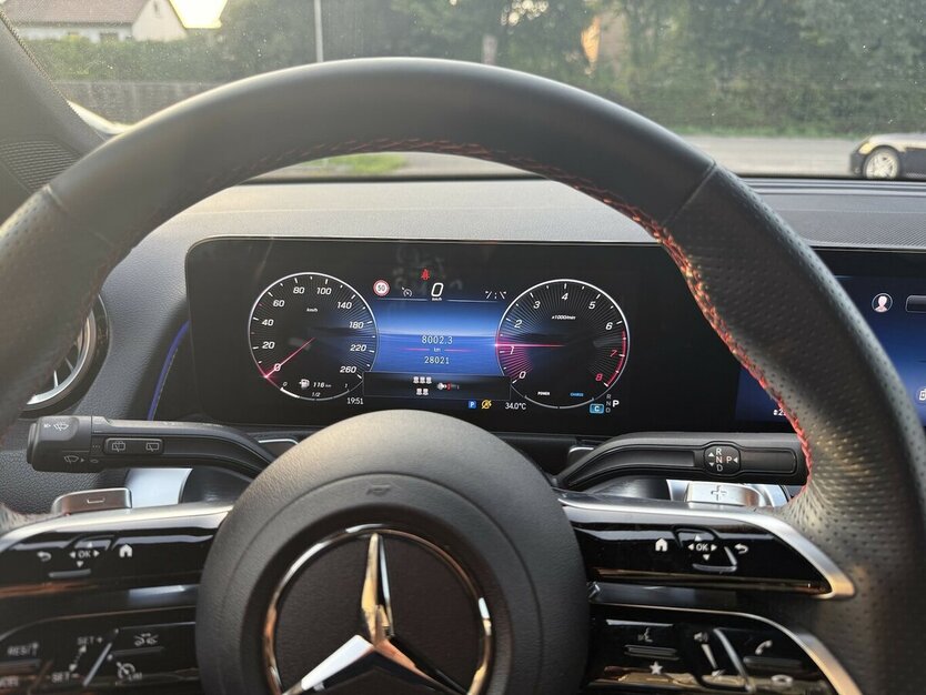 Mercedes-Benz GLB 180 *AMG,7 Sitzer,LED,Navi,MBUX,Kamera * 29.000 km 37.850 € Schorndorf 73614