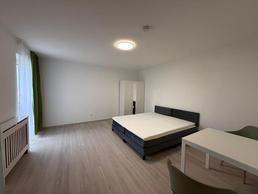 Die neu möbilierte sanierte Wohnung im 4. Stock in Erlangen biete