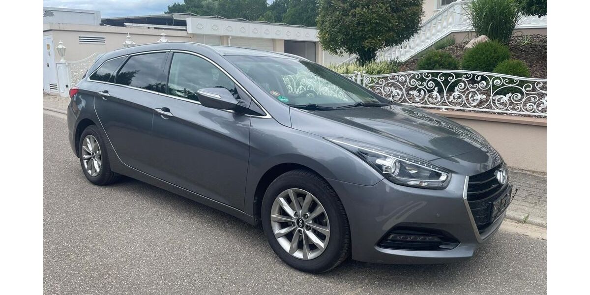 Hyundai i40 96.000 km 9.900 &euro; Hördt 76771