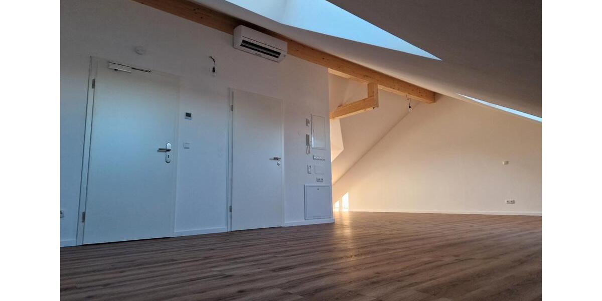 Dachgeschoßwohnung Burghausen - 1 Zimmer, 50 m&sup2;, 750&euro; | Angebot:26221404
