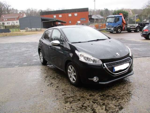 Peugeot 208 197.000 km 3.950 &euro; Ibbenbueren 49477