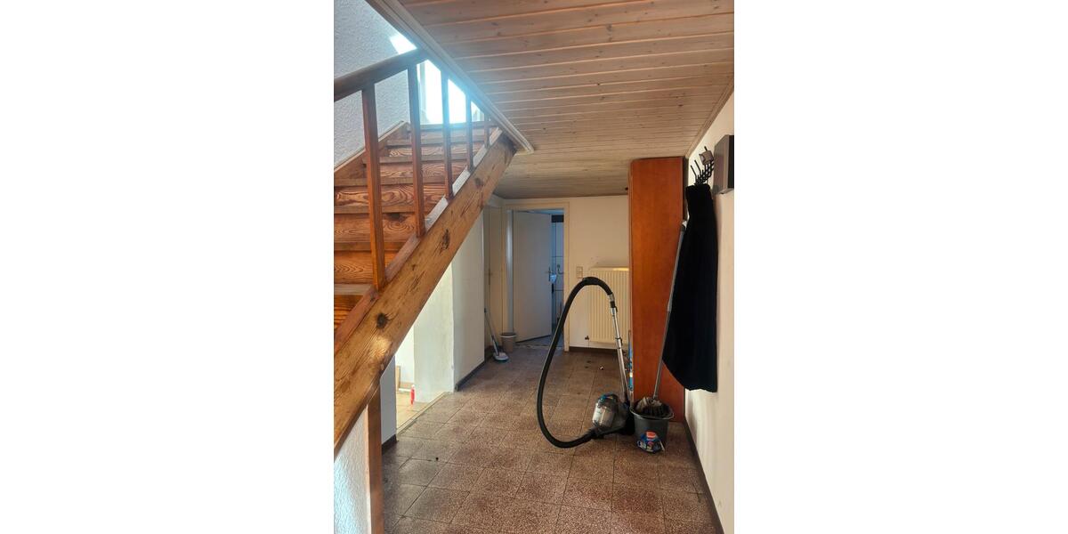 Etagenwohnung Essenbach - 5 Zimmer, 130 m&sup2;, 22&euro; | Angebot:25340172