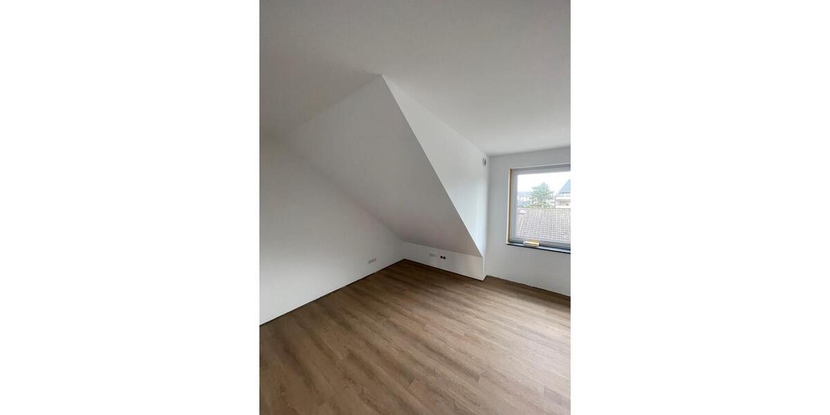 Dachgeschoßwohnung Kempen - 1.5 Zimmer, 71 m&sup2;, 1.075&euro; | Angebot:25333126