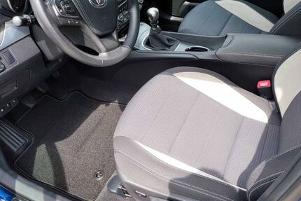 Toyota Avensis 118.000 km 13.995 &euro; Hungen 35410