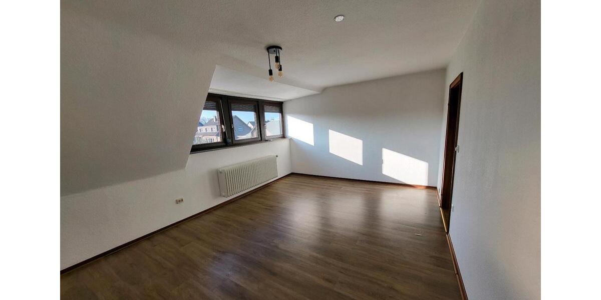 Dachgeschoßwohnung Hünxe - 3 Zimmer, 70 m&sup2;, 550&euro; | Angebot:24309795