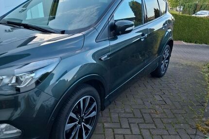 Ford Kuga 118.500 km 15.250 &euro; Hosenfeld 36154
