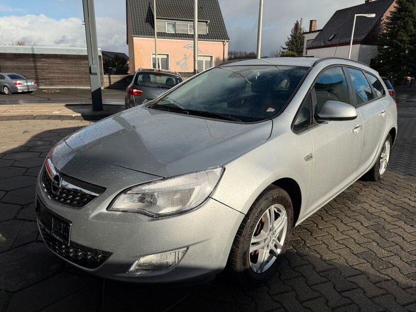 Opel Astra 188.000 km 3.799 € Elz 65604
