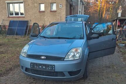 Ford Fiesta 68.000 km 2.700 &euro; Hennigsdorf 16761