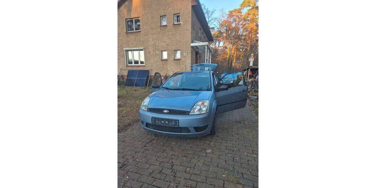 Ford Fiesta 68.000 km 2.700 &euro; Hennigsdorf 16761