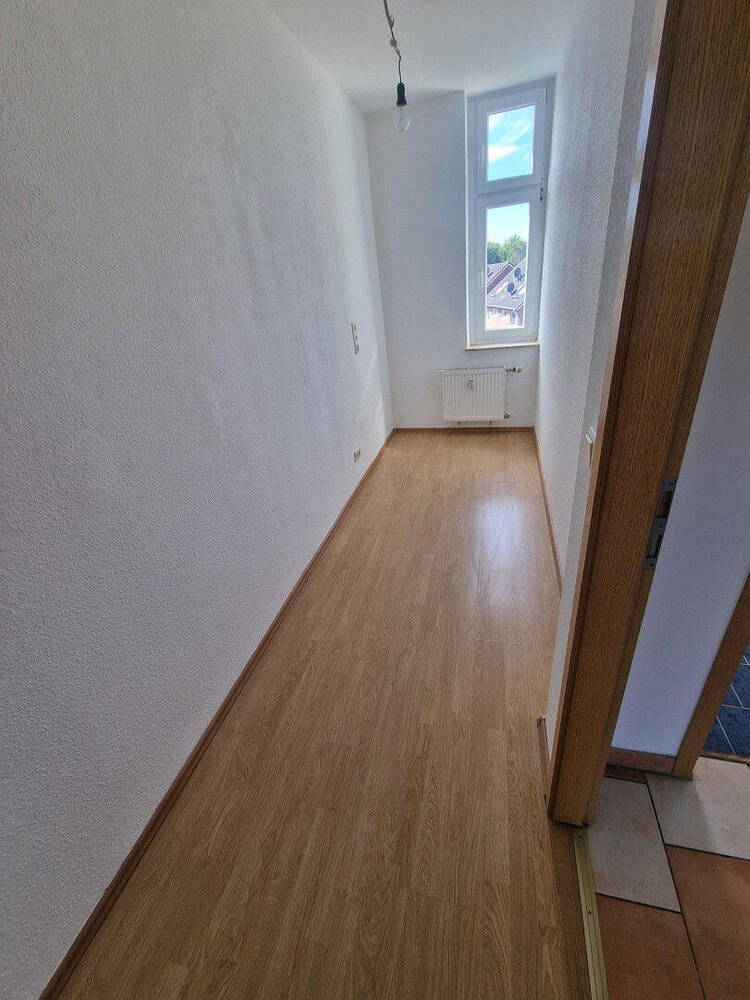 schöne große 2,5 Raum Wohnung