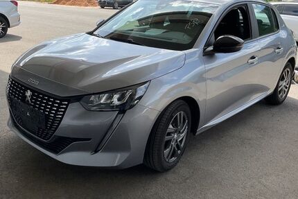 Peugeot 208 68.000 km 12.450 &euro; Bebra 36179