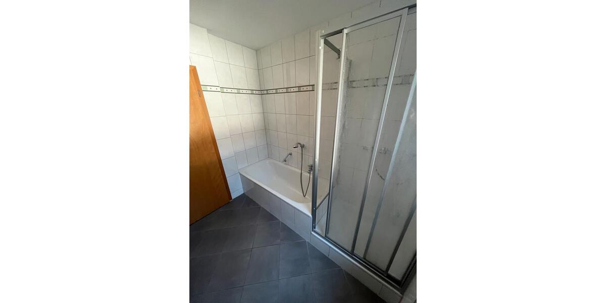 Erdgeschoßwohnung Hengersberg - 3 Zimmer, 75 m&sup2;, 825&euro; | Angebot:26416415