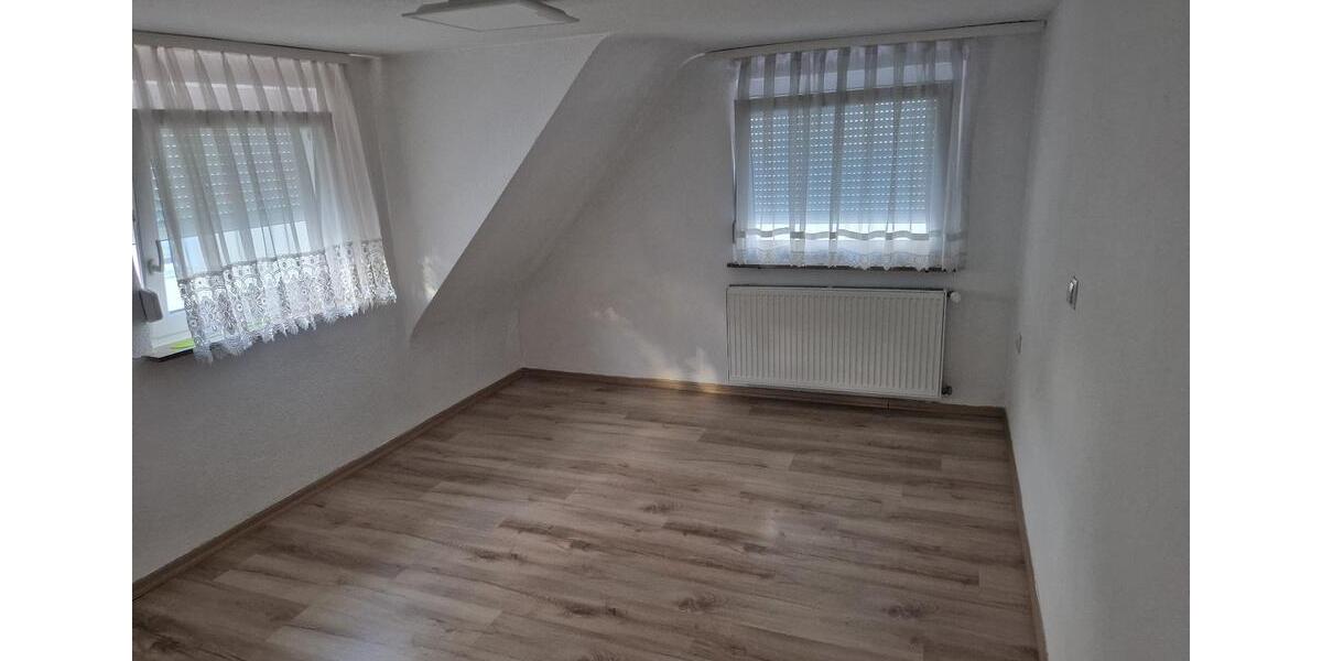 Doppelhaushälfte Brackenheim - 4 Zimmer, 148 m&sup2;, 330.000&euro; | Angebot:27110629