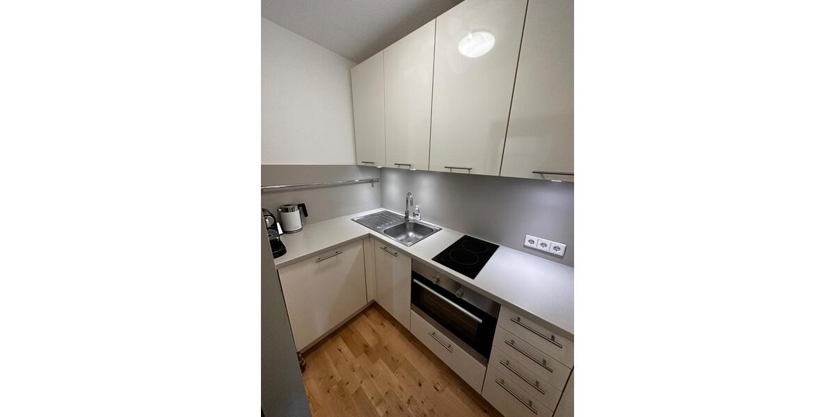 Voll möblierte 1-Zimmer-Wohnung (38 m²) mit Balkon & Stellplatz 1 zimmer