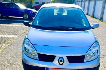 Renault Scenic 84.200 km 1.500 &euro; Wiesbaden 65197