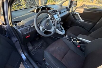 Toyota Corolla Verso 279.000 km 3.700 &euro; Hamburg 21075