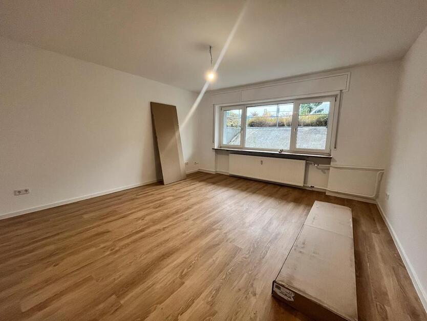 MT an CS am 24.10 zum 1.12.Saniert und bereit für den Einzug zimmer