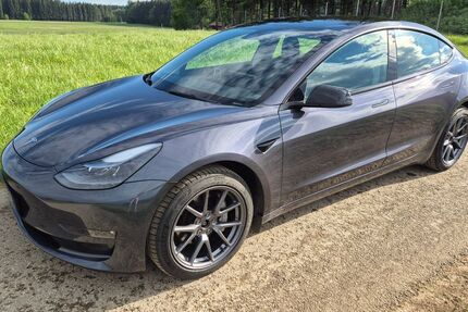 Tesla Model 3 61.800 km 30.900 &euro; Otterfing 83624
