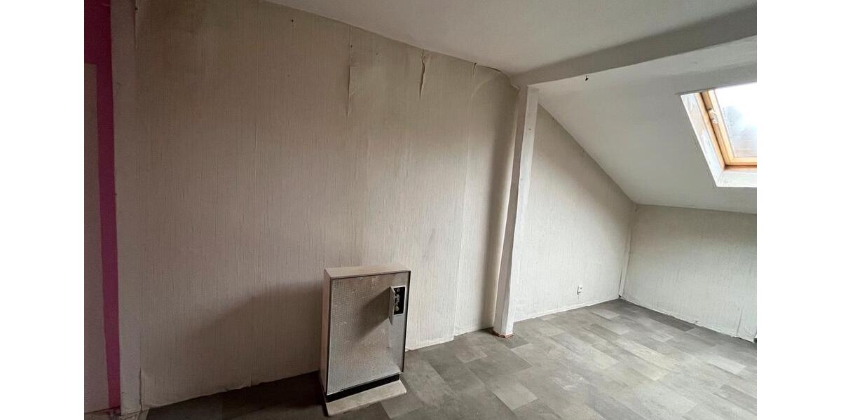 4 ZKB, Dachgeschoss, Altbau, ab 01.02. zu Vermieten 4 zimmer