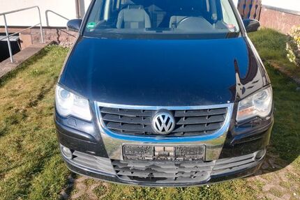 VW Touran 267.800 km 2.300 &euro; Beverungen 37688
