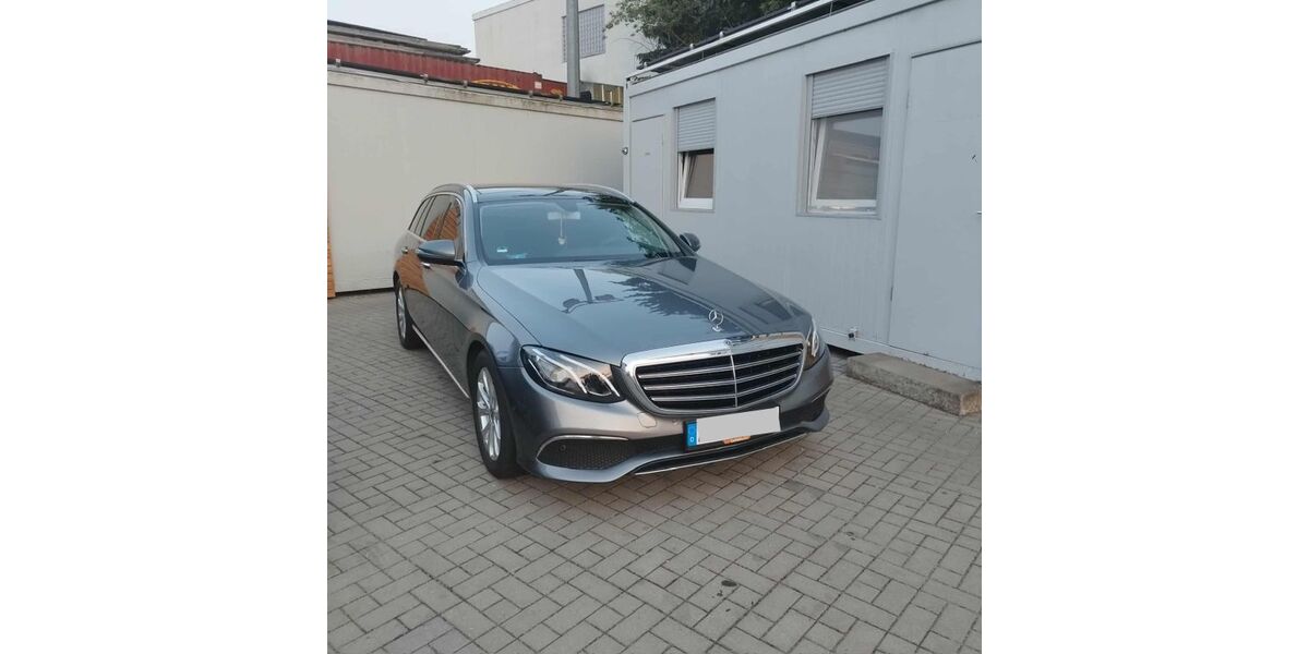 Mercedes-Benz E 220 148.704 km 22.999 € Schwarzenbruck 90592