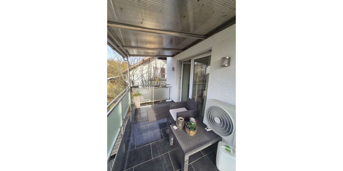 Großzügiges Wohnen für zwei Generationen: Poolbereich mit Poolbar und barrierefreiem EG - Zweifamilienhaus Katzweiler | Angebot:27131010