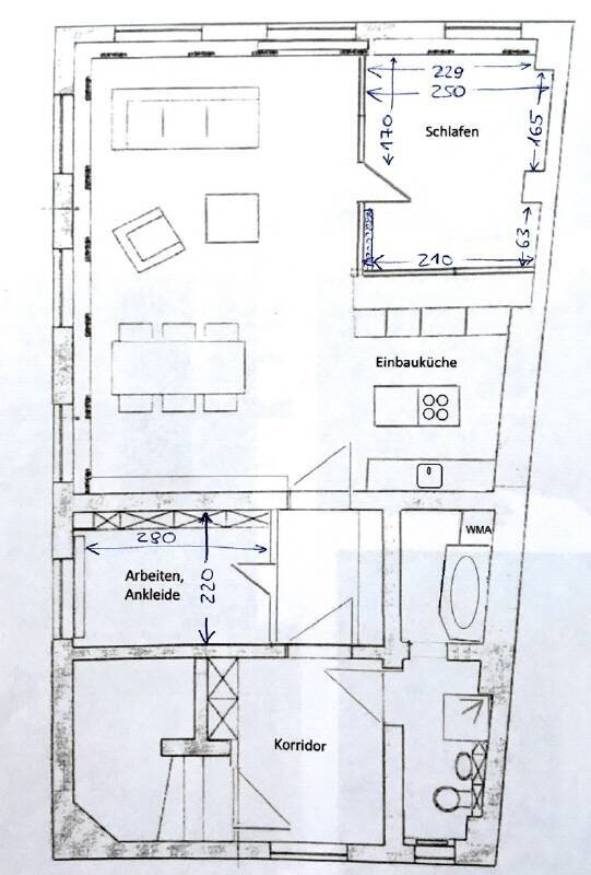 Helle Räume im Hinterhaus mit Einbauküche