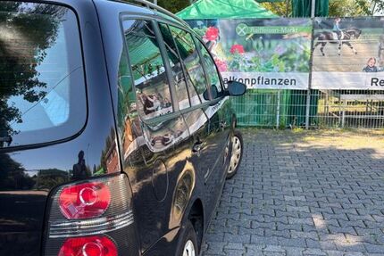 VW Touran 270.000 km 1.300 &euro; Katzenelnbogen 56368