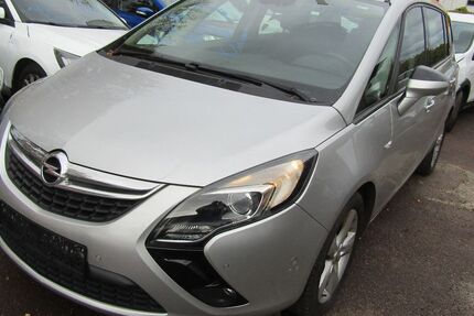 Opel Zafira 174.595 km 5.490 € Halle 06130