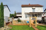 Helles Einfamilienhaus mit Potential nahe idyllischer Weinstraße und gefragter Metropolregion