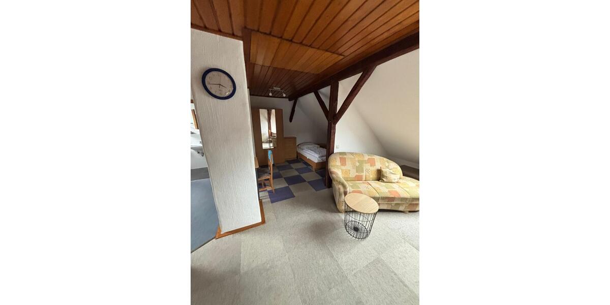 Dachgeschoßwohnung Meschede - 1 Zimmer, 35 m&sup2;, 1.234&euro; | Angebot:25052525